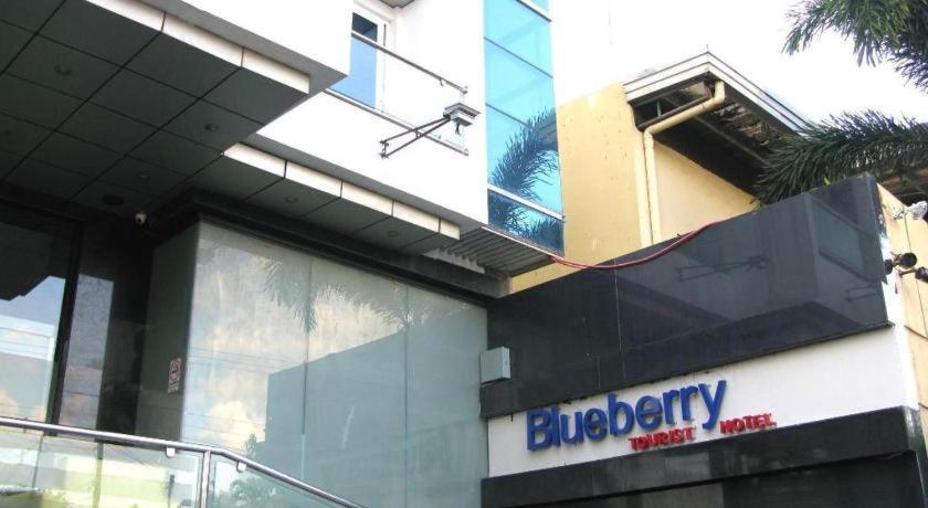 Blueberry Tourist Hotel Davao City Esterno foto
