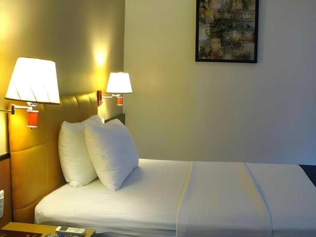Blueberry Tourist Hotel Davao City Esterno foto