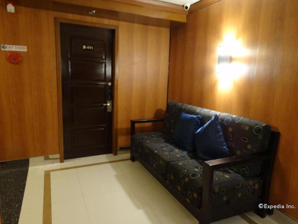 Blueberry Tourist Hotel Davao City Esterno foto