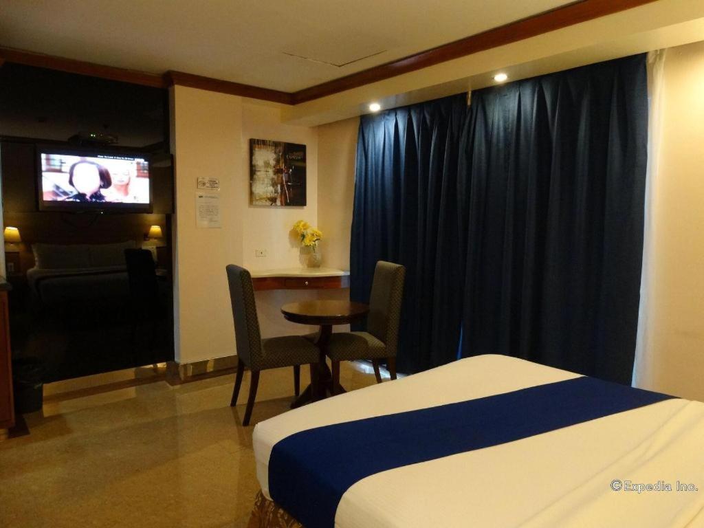 Blueberry Tourist Hotel Davao City Esterno foto