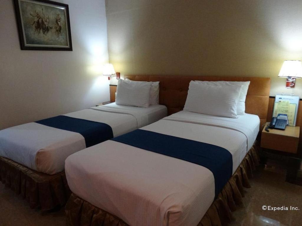 Blueberry Tourist Hotel Davao City Esterno foto