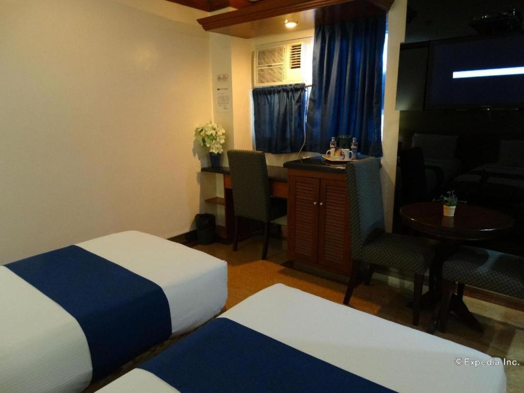 Blueberry Tourist Hotel Davao City Esterno foto