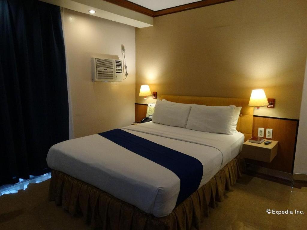 Blueberry Tourist Hotel Davao City Esterno foto