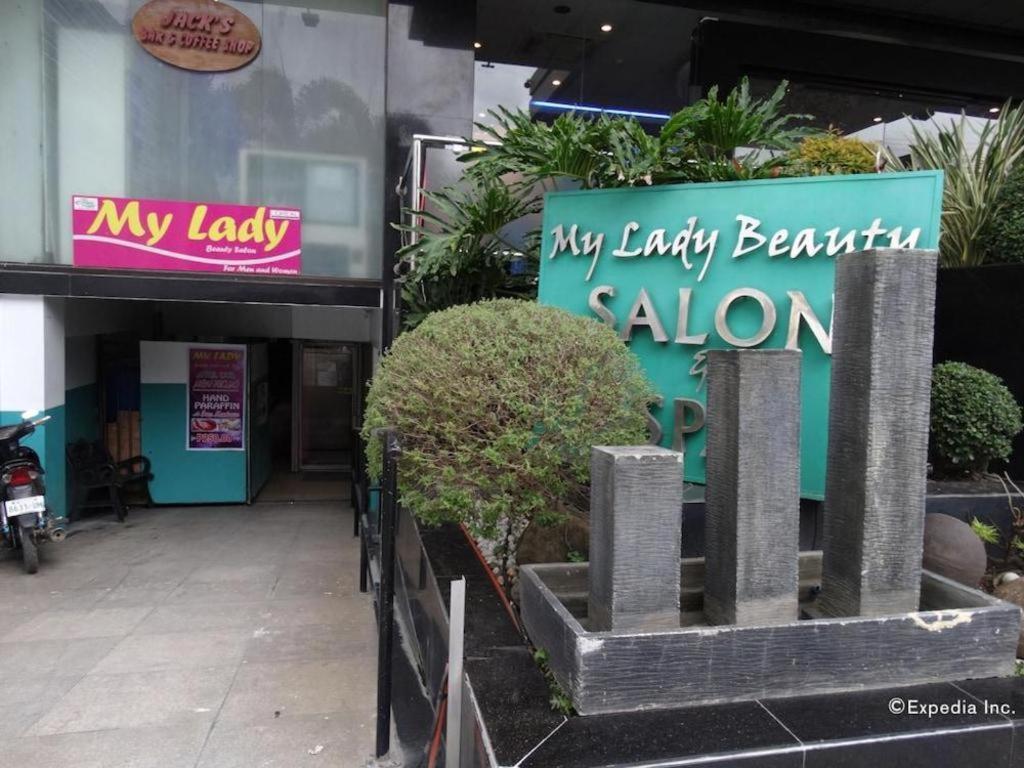 Blueberry Tourist Hotel Davao City Esterno foto