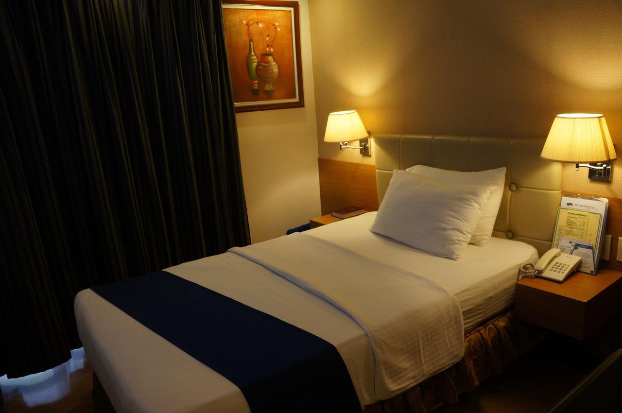 Blueberry Tourist Hotel Davao City Esterno foto