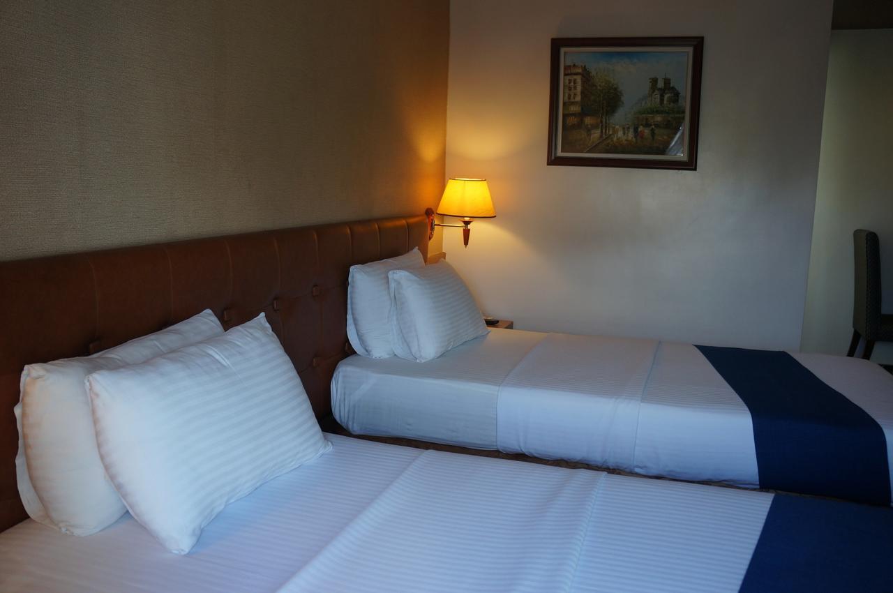 Blueberry Tourist Hotel Davao City Esterno foto