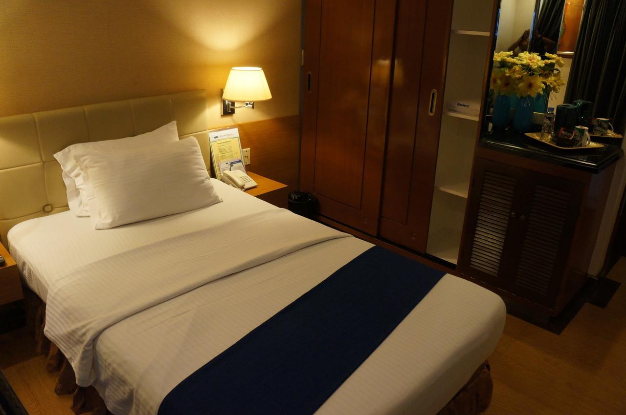 Blueberry Tourist Hotel Davao City Esterno foto